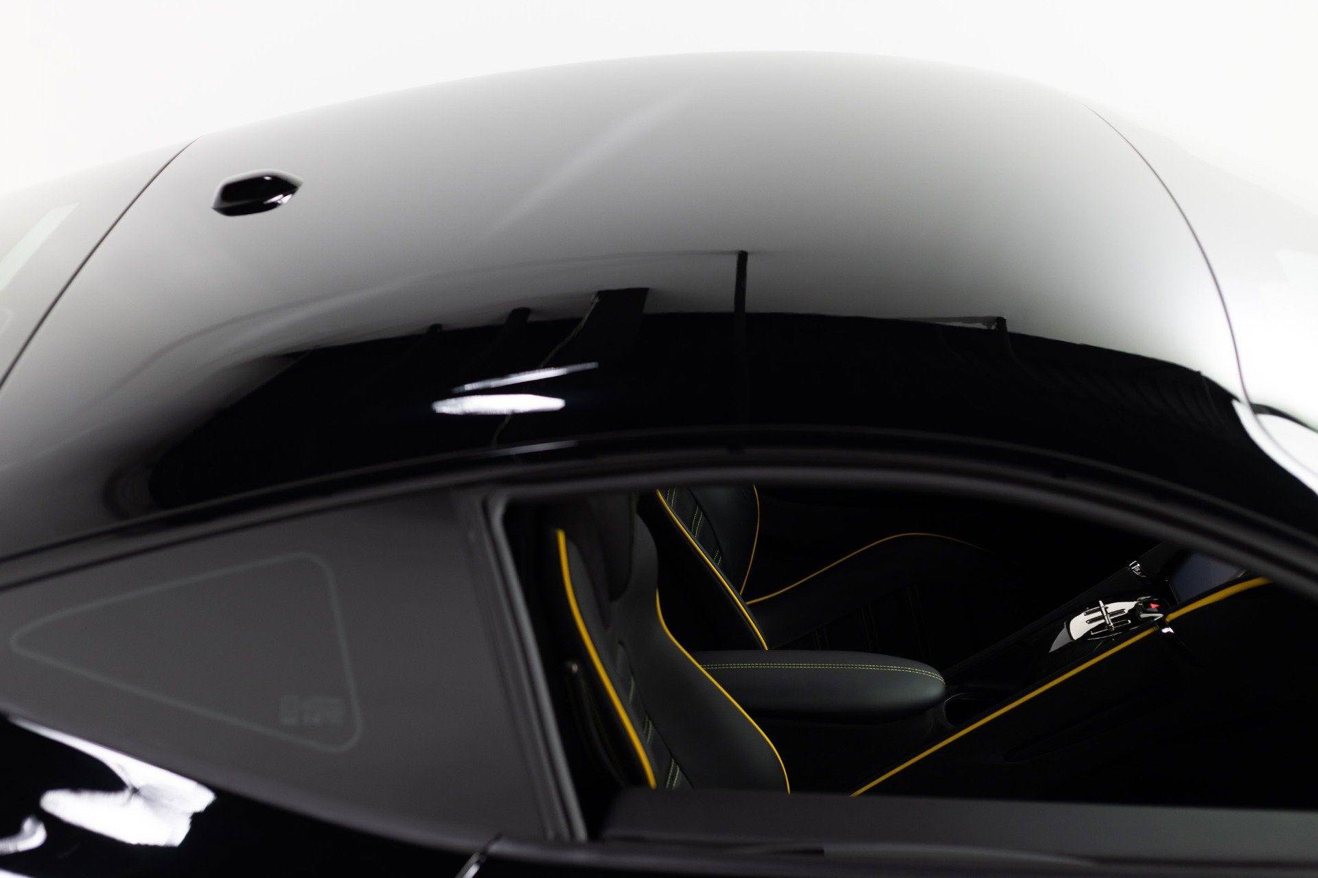 Certified 2022 Ferrari Roma RWD image 32