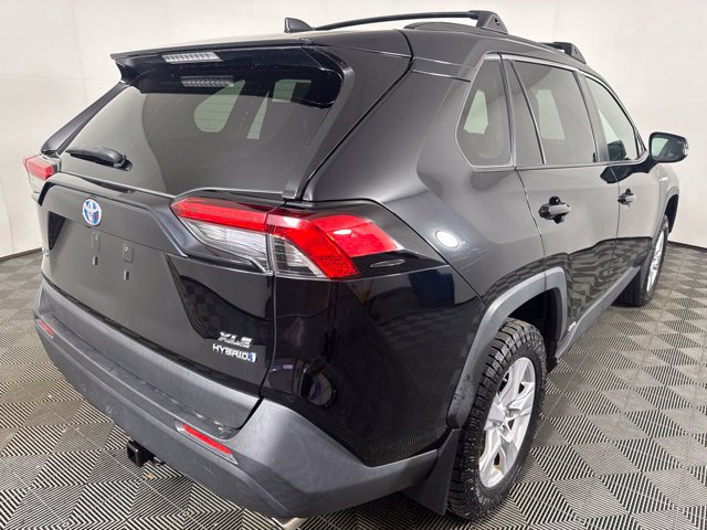 Used 2019 Toyota RAV4 XLE w/ Convenience Package AWD/4WD image 3