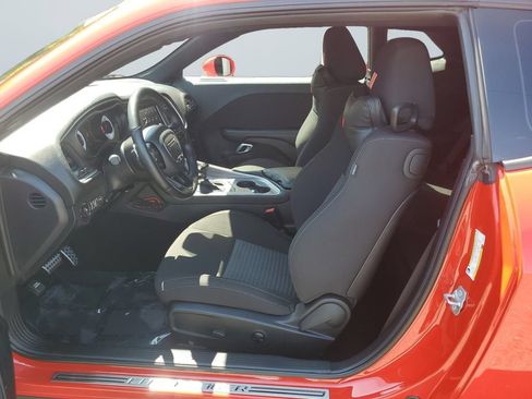 Used 2022 Dodge Challenger R/T Scat Pack w/ Shaker Package RWD image 9