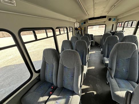 Used 2013 Ford E-450 and Econoline 450 Super Duty w/ Shuttle Bus Prep Pkg image 17