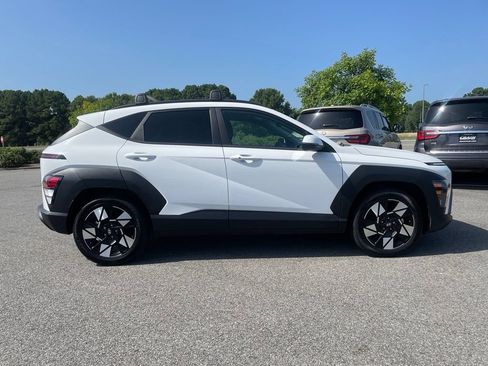 Used 2024 Hyundai Kona SEL FWD image 9