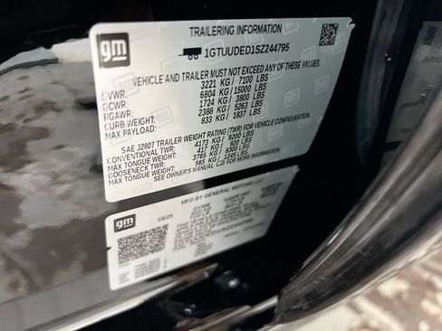 Used 2025 GMC Sierra 1500 SLT AWD/4WD image 27