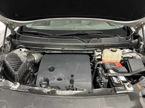 Certified 2020 Chevrolet Traverse LT FWD image 29