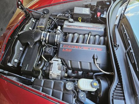 Used 2006 Chevrolet Corvette Coupe w/ Preferred Equipment Group RWD image 12