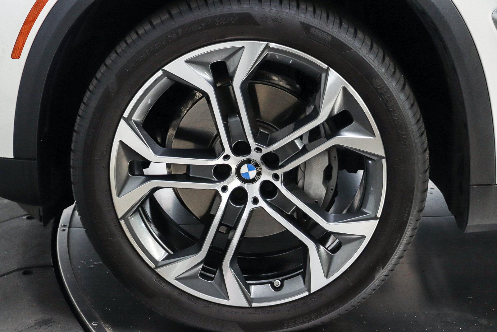 Used 2026 BMW X5 sDrive40i w/ Premium Package RWD image 8
