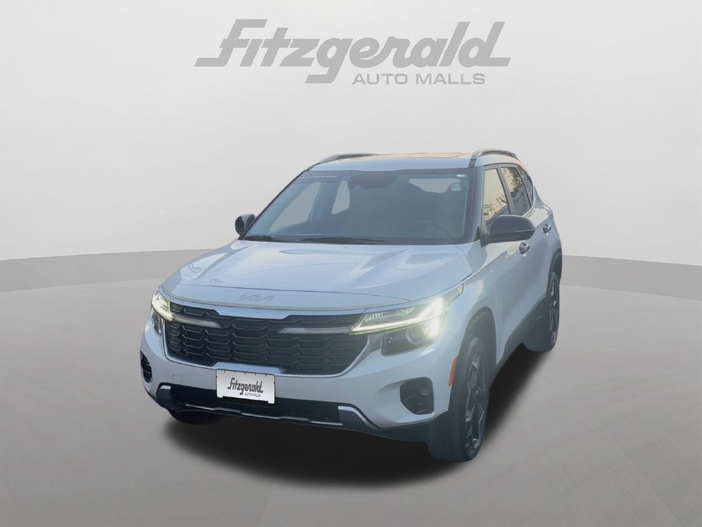 Used 2024 Kia Seltos EX AWD/4WD image 3