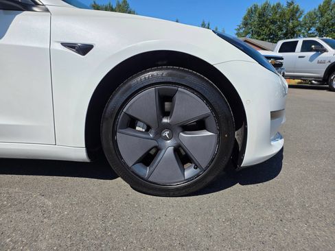 Used 2021 Tesla Model 3 Standard Range Plus RWD image 10