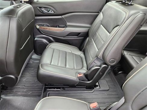 Used 2023 GMC Acadia Denali w/ Black Diamond Edition image 14