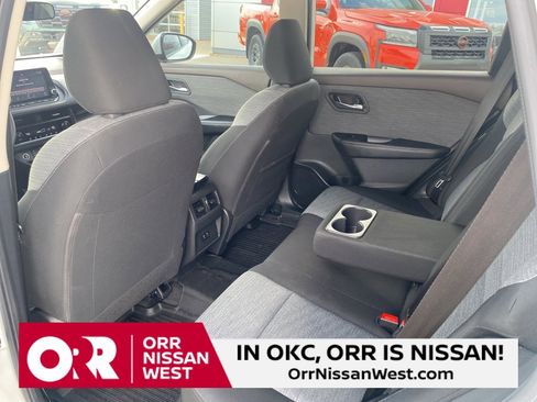 Used 2023 Nissan Rogue SV image 16