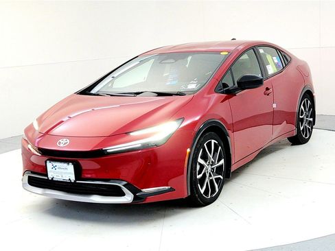 New 2026 Toyota Prius Plug-In Hybrid image 2