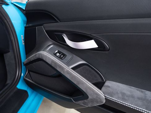 Used 2021 Porsche 718 Cayman GT4 RWD image 54