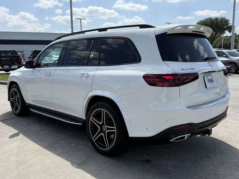 Used 2025 Mercedes-Benz GLS 450 4MATIC image 7
