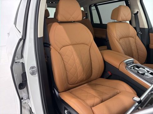 Certified 2024 BMW X7 xDrive40i w/ Premium Package image 21