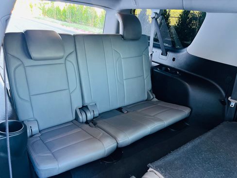 Used 2019 Chevrolet Suburban LT AWD/4WD image 20