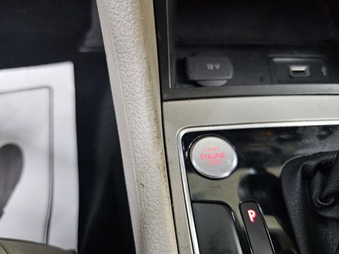 Used 2021 Volkswagen Passat 2.0T SE image 35