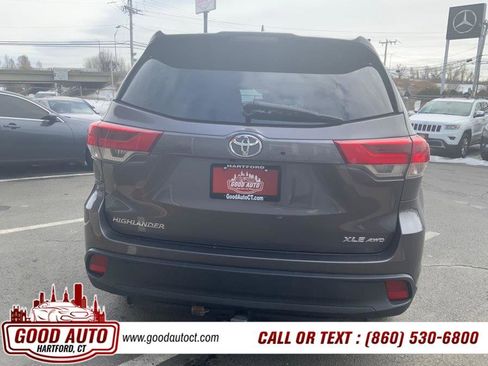 Used 2019 Toyota Highlander XLE image 6