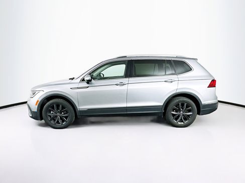 Used 2024 Volkswagen Tiguan SE image 4