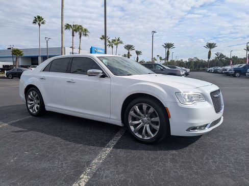 Used 2019 Chrysler 300 Limited image 2