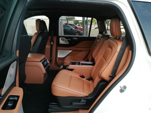 Used 2022 Lincoln Aviator Black Label Grand Touring w/ Class IV Trailer Tow Package AWD/4WD image 21