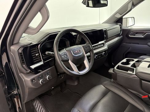 Used 2025 GMC Sierra 1500 SLT AWD/4WD image 4