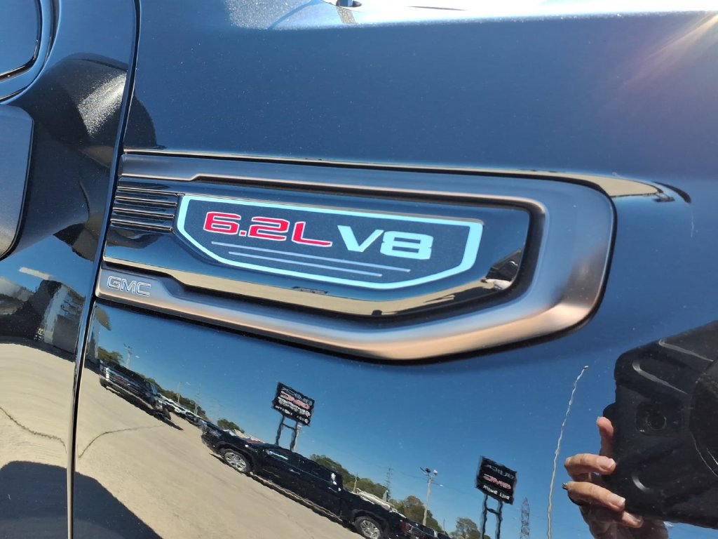 Used 2025 GMC Sierra 1500 AT4X AWD/4WD image 10