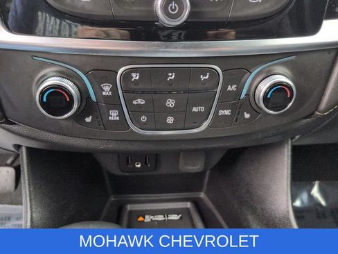 Used 2024 Chevrolet Traverse LT AWD/4WD image 18