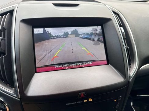 Used 2020 Ford Edge Titanium FWD image 28