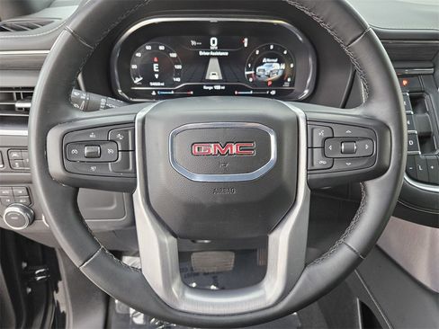 Used 2024 GMC Yukon SLT image 15