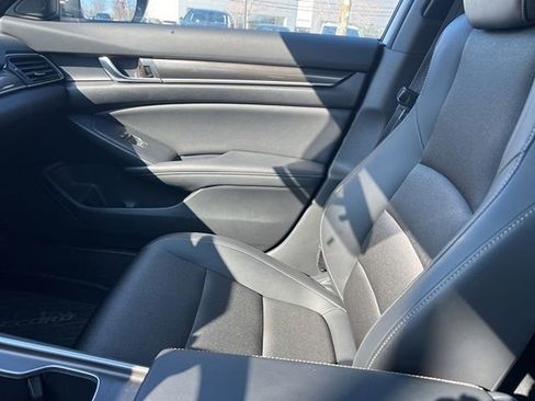 Used 2022 Honda Accord Sport image 2