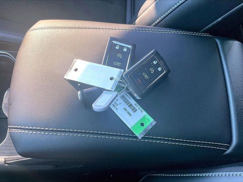 New 2026 Jeep Grand Cherokee Altitude image 31