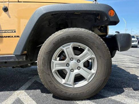 Used 2013 Jeep Wrangler Sport AWD/4WD image 18
