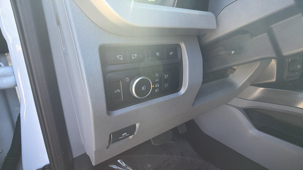 Used 2023 Ford F250 XLT w/ Black Appearance Package AWD/4WD image 15