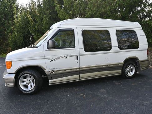 Used 2006 Ford E-150 and Econoline 150 RWD image 3