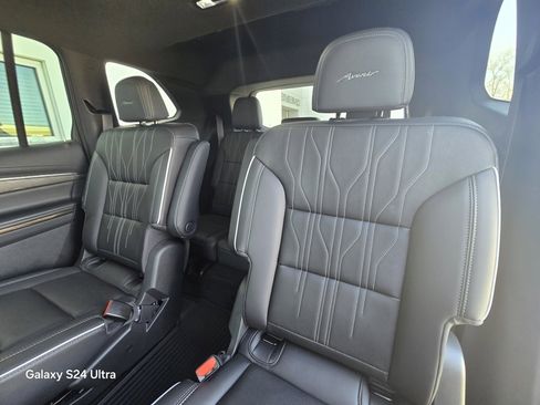 Used 2025 Buick Enclave Avenir w/ Trailering Package, 5000 lbs. image 15