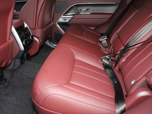 New 2026 Land Rover Range Rover SE image 5