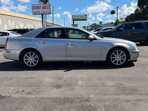 Used 2007 Cadillac STS w/ Preferred Equipment Group RWD image 8