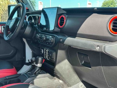 Used 2023 Jeep Gladiator Sport AWD/4WD image 21