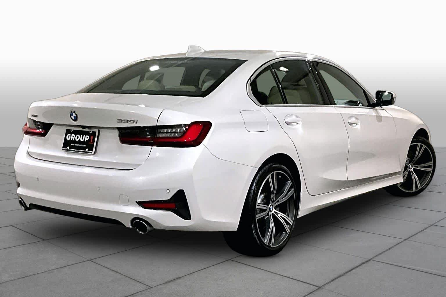 Used 2022 BMW 330i xDrive Sedan w/ Driving Assistance Package AWD/4WD image 12