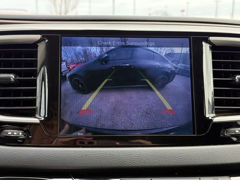 Used 2017 Chrysler Pacifica Touring Plus image 15