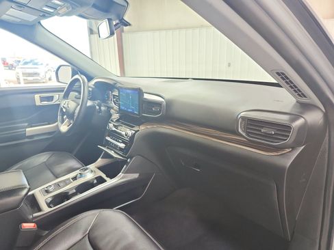 Used 2023 Ford Explorer Limited image 37