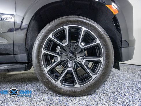 Used 2024 Chevrolet Suburban RST w/ Luxury Package AWD/4WD image 46