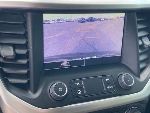 Certified 2023 GMC Acadia SLE w/ LPO, Floor Liner Package image 10