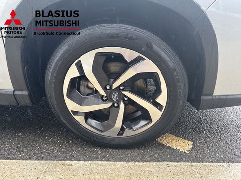 Used 2023 Subaru Forester Touring image 3