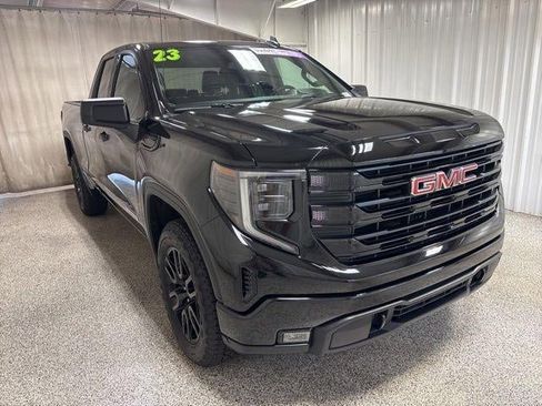 Used 2023 GMC Sierra 1500 Elevation AWD/4WD image 3