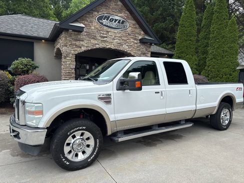 Used 2010 Ford F250 Lariat AWD/4WD image 2