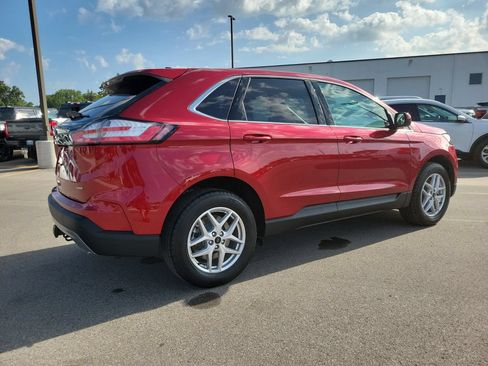 Used 2024 Ford Edge SEL w/ Convenience Package AWD/4WD image 4