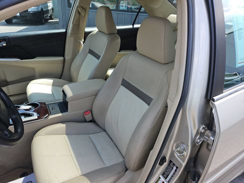 Used 2013 Toyota Camry XLE w/ Leather Pkg FWD image 13