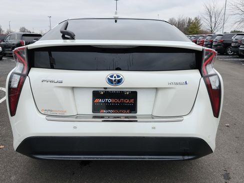 Used 2017 Toyota Prius Four image 19