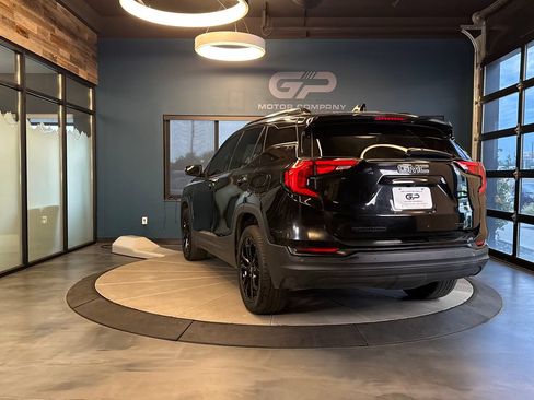Used 2021 GMC Terrain SLE w/ Driver Convenience Package AWD/4WD image 5