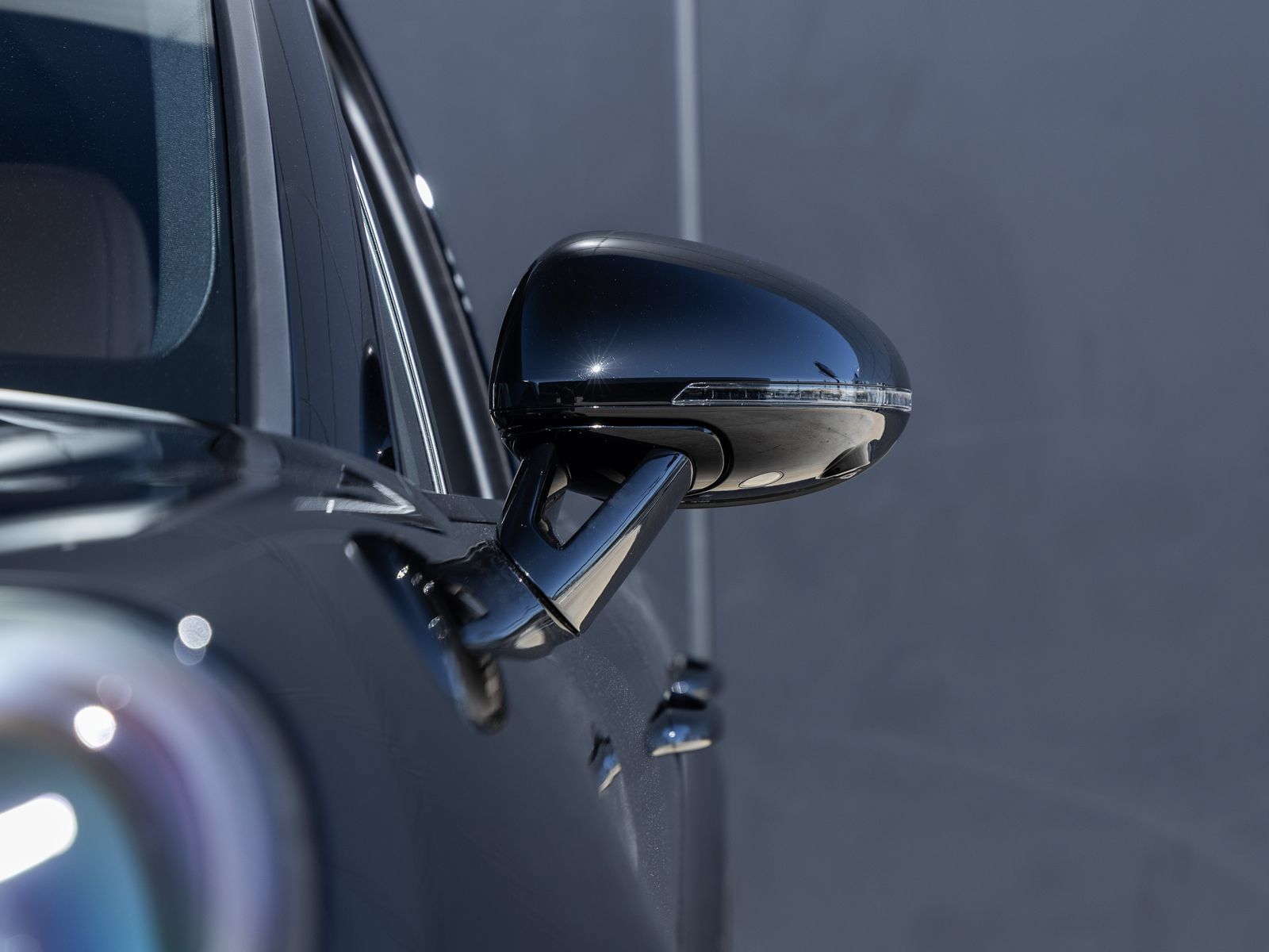 Certified 2026 Porsche Macan AWD/4WD image 17